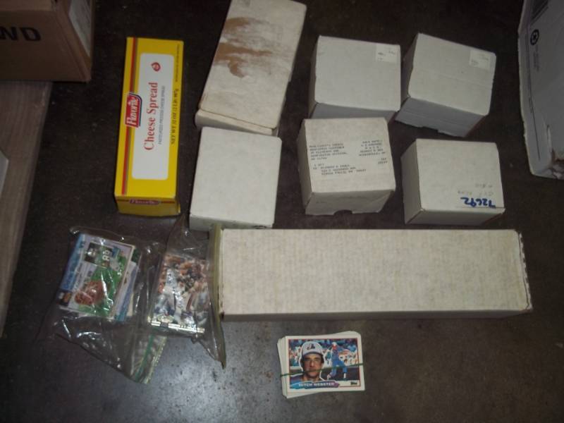 Large Assortment of Baseball Cards
