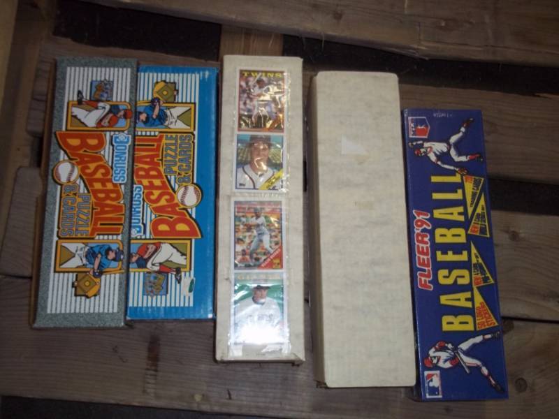Large Assortment of Baseball Cards