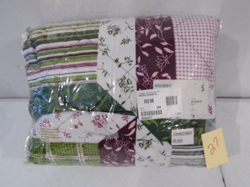 Queen 4 Piece Quilt Set