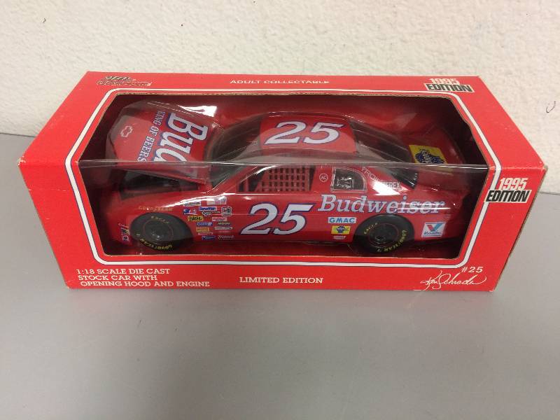lot 6 image: Nascar Budweiser #25 Racing Car