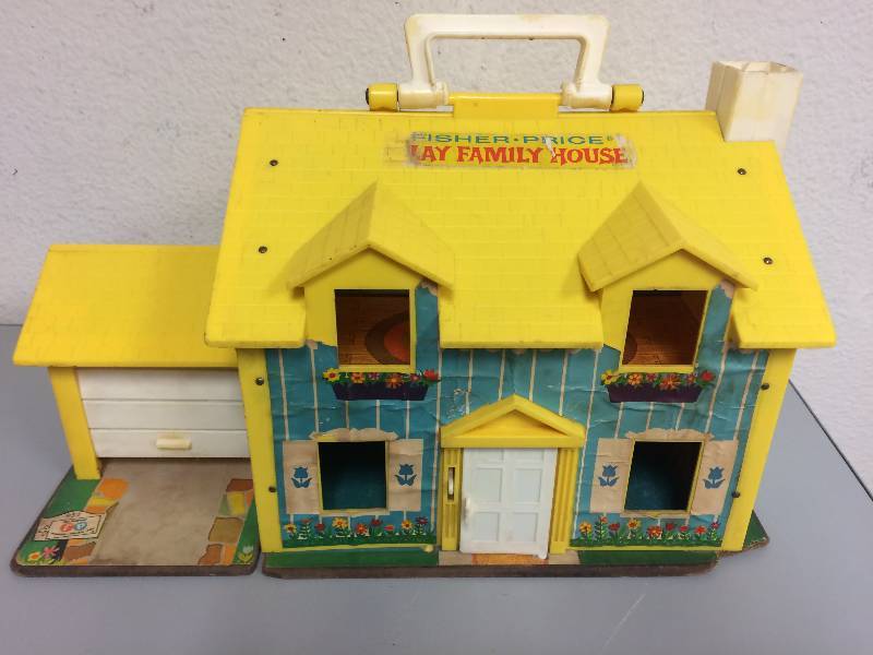 lot 21 image: Vintage Fisher Price Play Family House