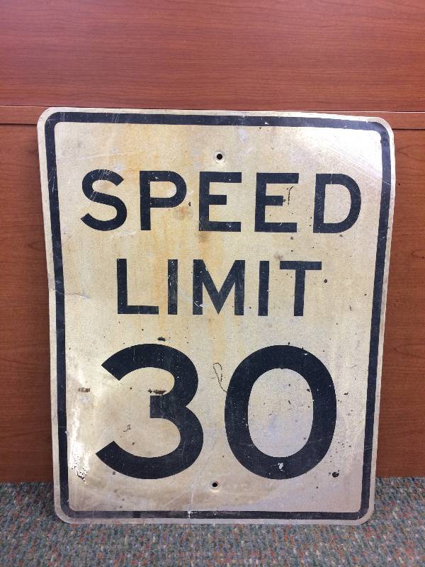 lot 31 image: Speed Limit Sign