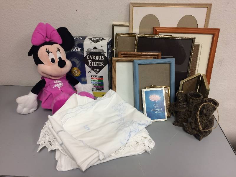 lot 37 image: Minnesota Vikings Mini-Mouse and More
