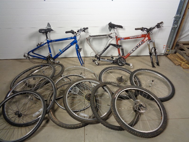 lot 92 image: Very Expensive Bikes and Parts