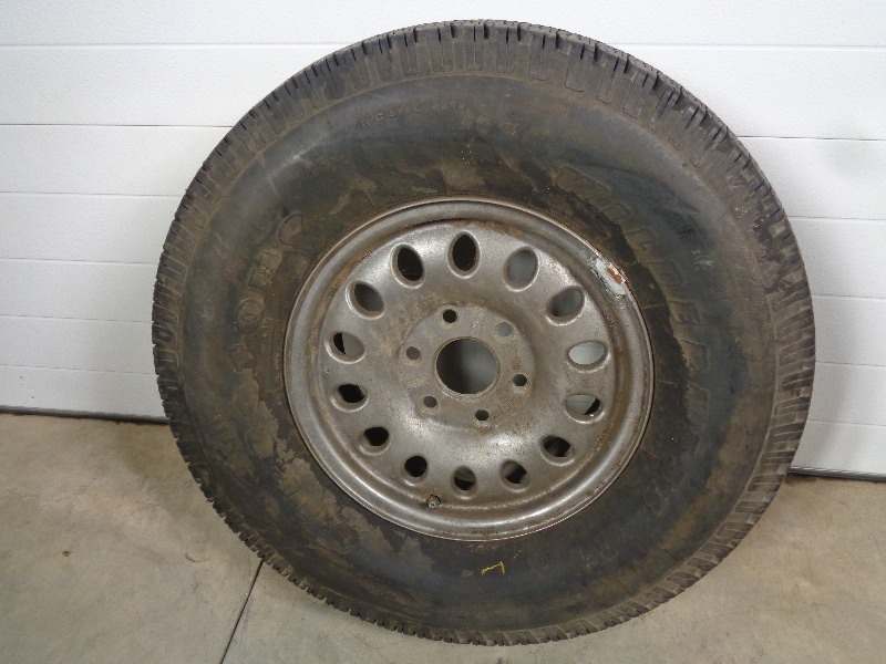 lot 93 image: Firestone Tire on GM Wheel
