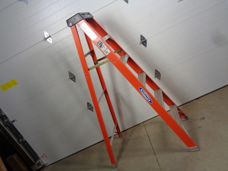 lot 99 image: Werner 6 ft Fiberglass Ladder