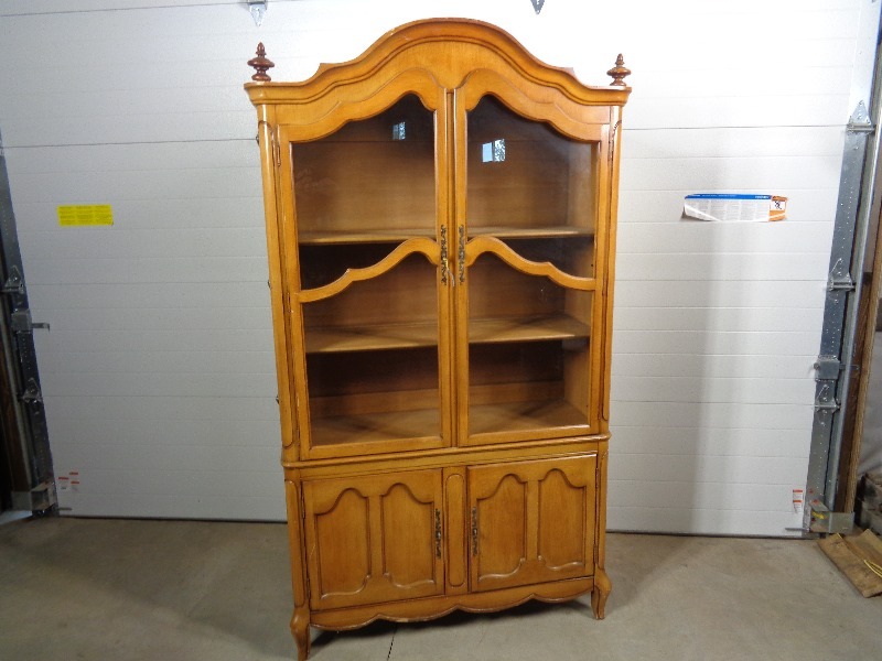 lot 103 image: Large Hutch