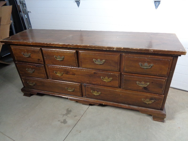 lot 109 image: Large Dresser