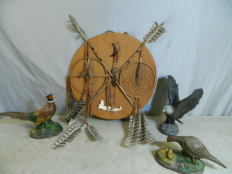 lot 4 image: Collectibles