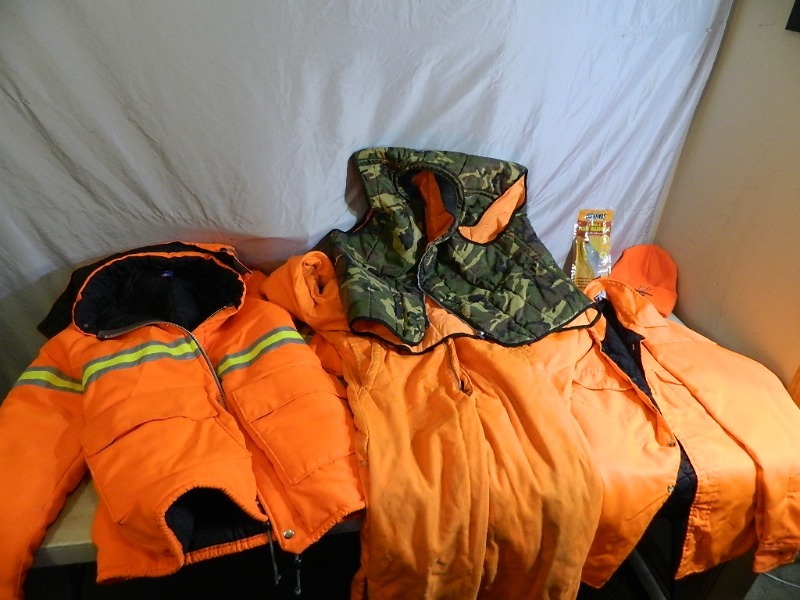 lot 32 image: High Vis Construction and Hunting Clothing
