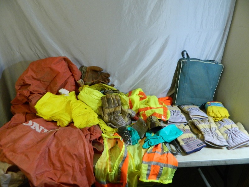 lot 42 image: High Vis Clothing, Honda ATV Cover, New Works Gloves