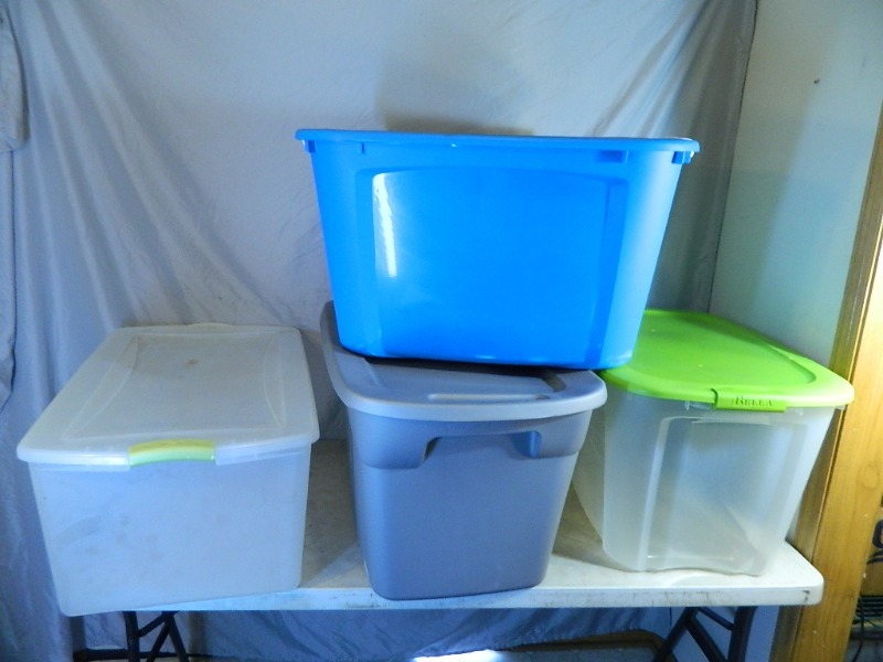 lot 63 image: 4 Large Totes with Lids