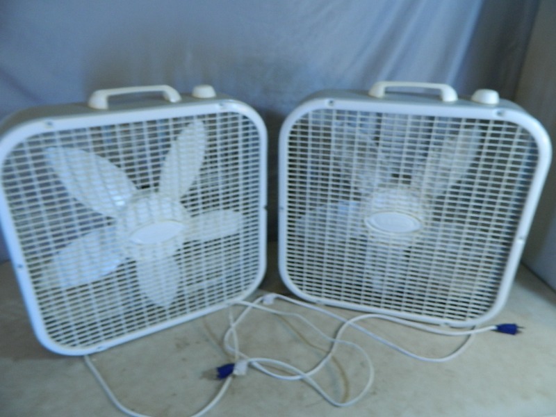lot 68 image: 2 Box Fans