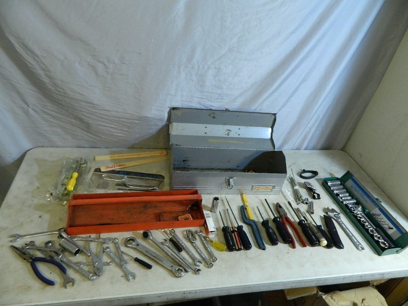 lot 78 image: Metal Toolbox with Sockets and Hand Tools