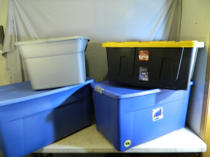 lot 88 image: 4 Large Totes with Lids