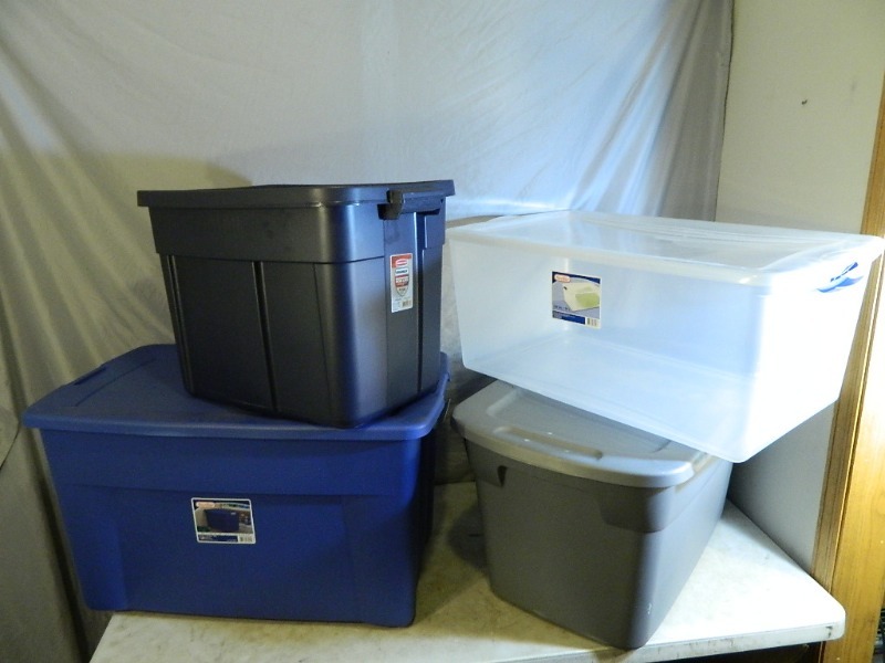 lot 89 image: 4 Large Totes with Lids