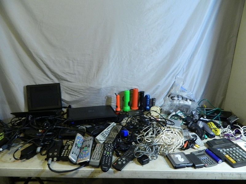 lot 147 image: Assorted Electronics