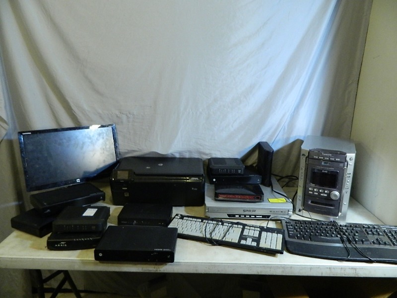 lot 148 image: Assorted Electronics