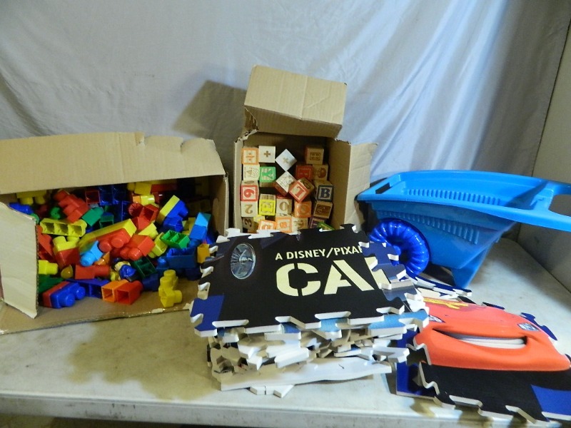 lot 178 image: Blocks and More