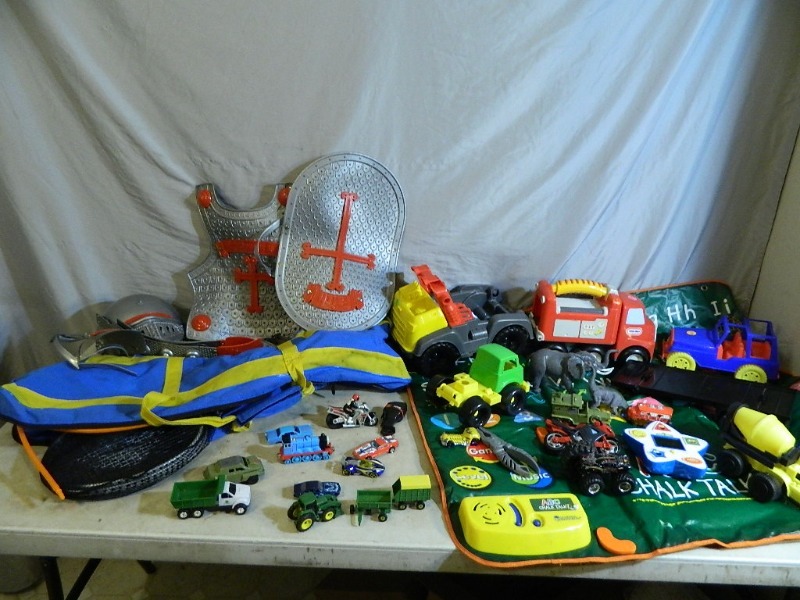 lot 185 image: Kids Toys