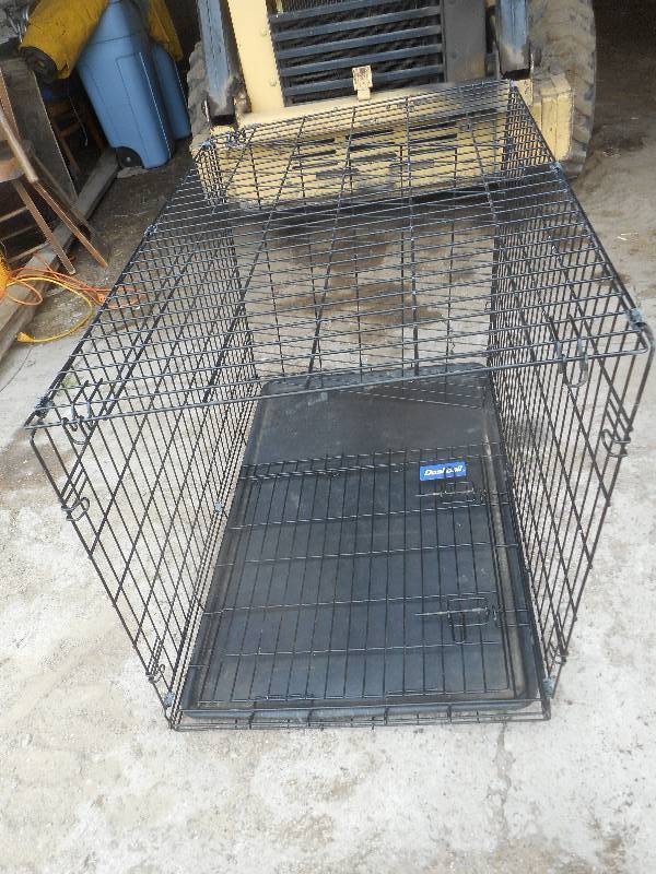 FULL SIZE METAL DOG CRATE