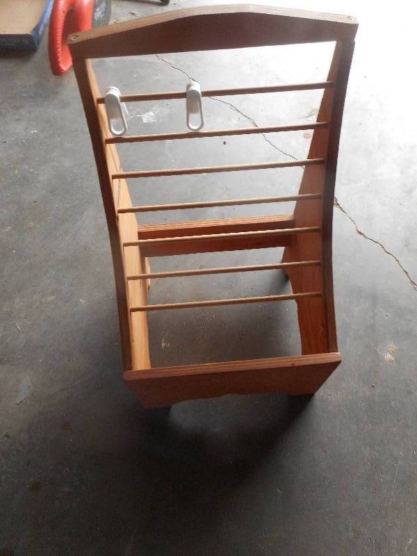 SOLID WOOD MAGAZINE RACK