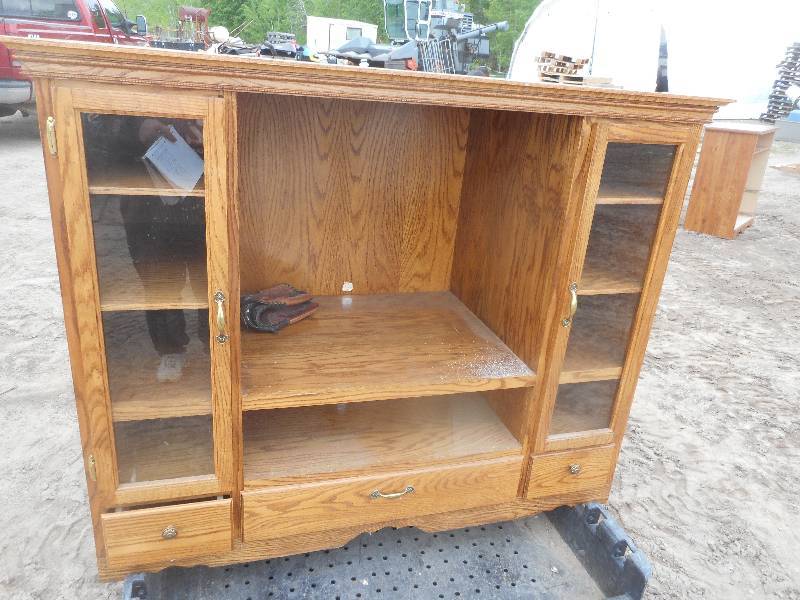OAK ENTERTAINMENT CENTER