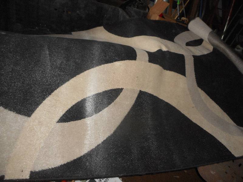 AREA RUG