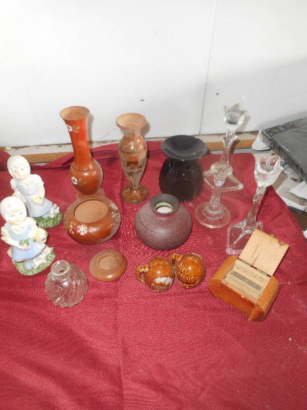 COLLECTIBLE WOODEN AND GLASSWEAR
