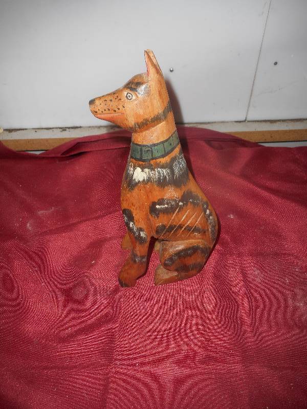 VINTAGE HAND CARVED WOODEN DOG