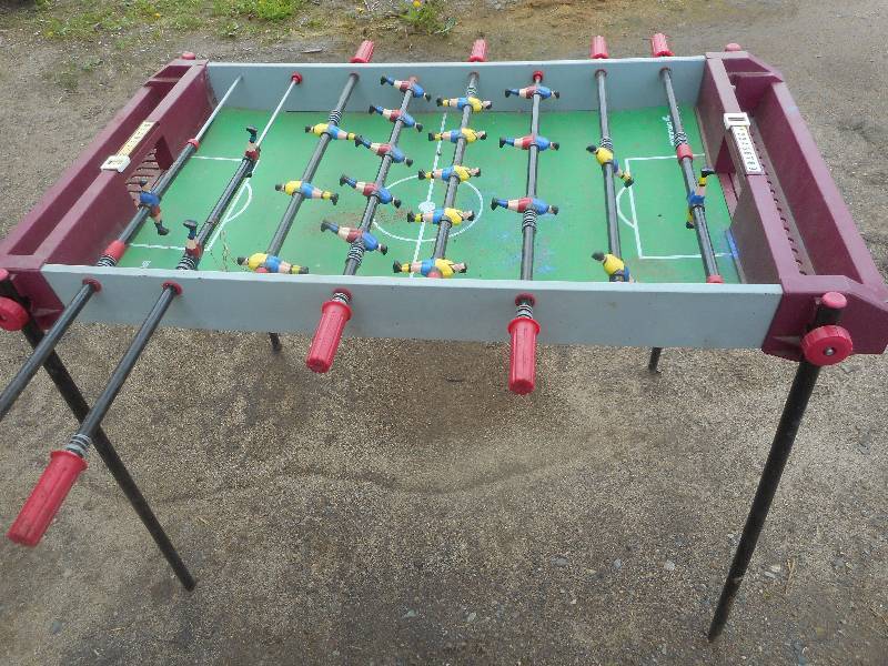 KIDS FOOSE BALL TABLE