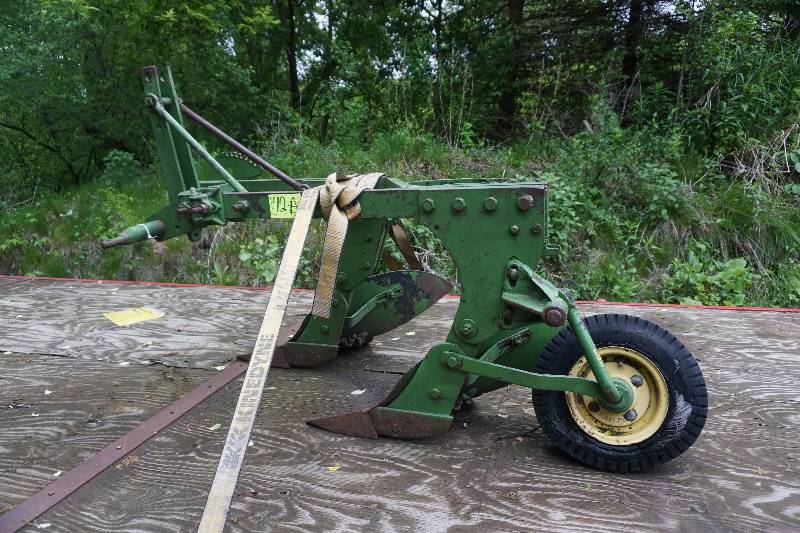 lot 8 image: John Deer 3 Point Mount - 2 Bottom Mold Board Plow