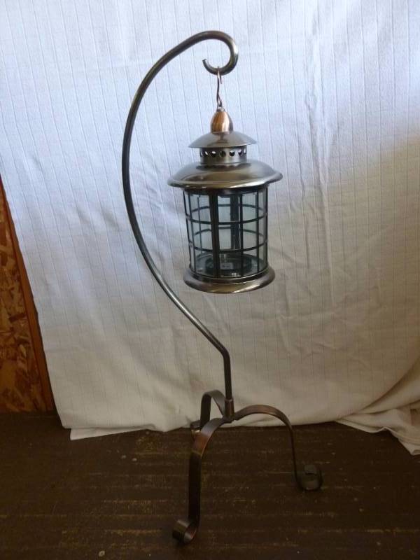 lot 9 image: Candle Lantern
