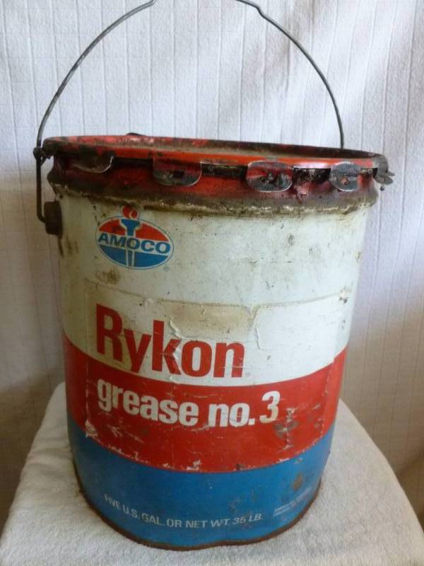 lot 13 image: Amoco Grease
