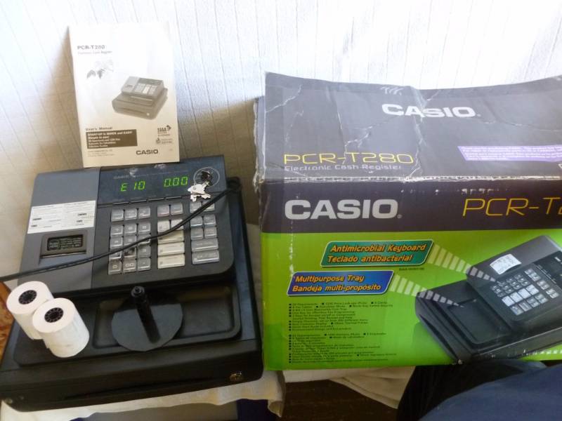 lot 15 image: Electronic Cash Register