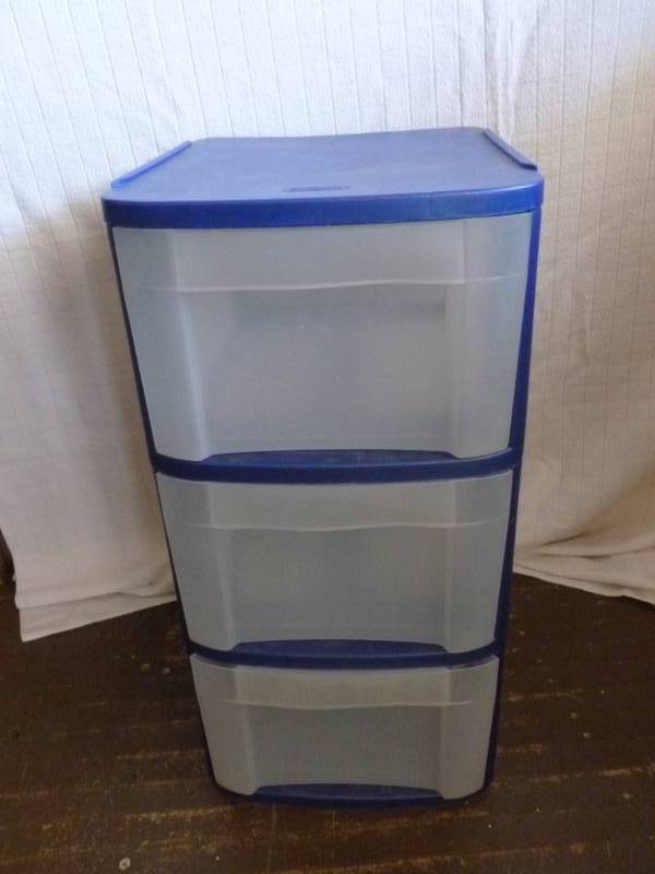 lot 21 image: Organizer Drawer