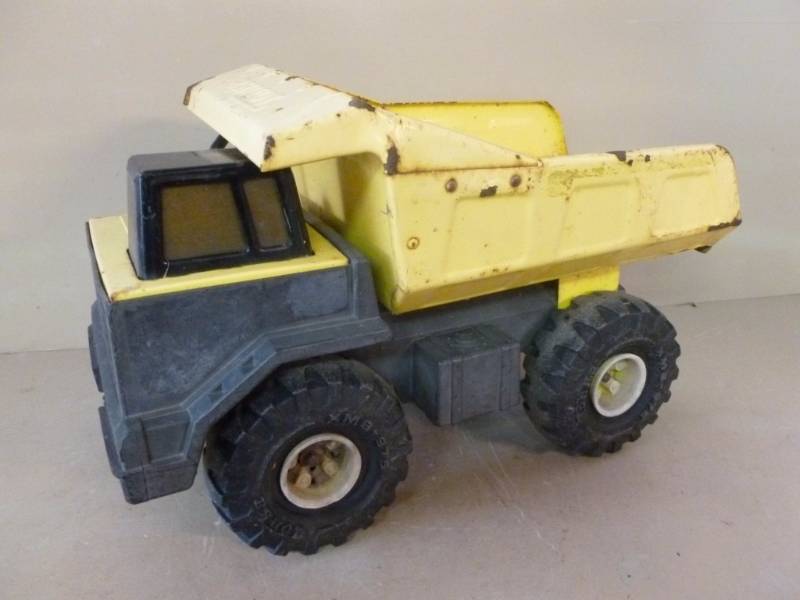 lot 22 image: Tonka Truck