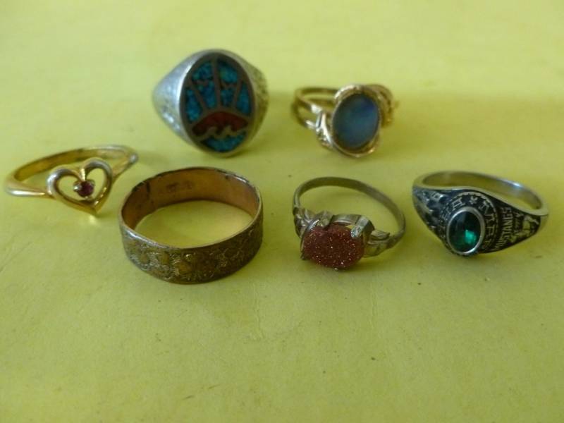 lot 30 image: Rings