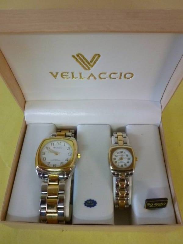 lot 31 image: Watch Set