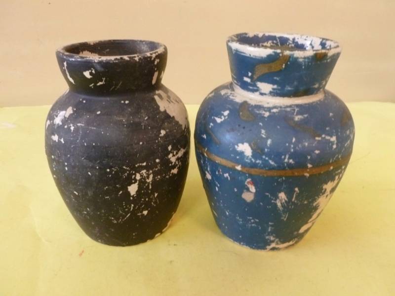 lot 39 image: Snuff Crocks
