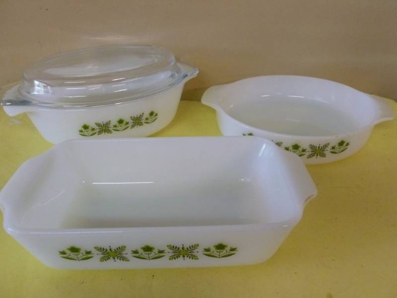lot 42 image: Bakeware
