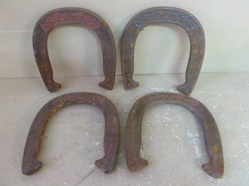 lot 43 image: Vintage Throwing Horseshoes