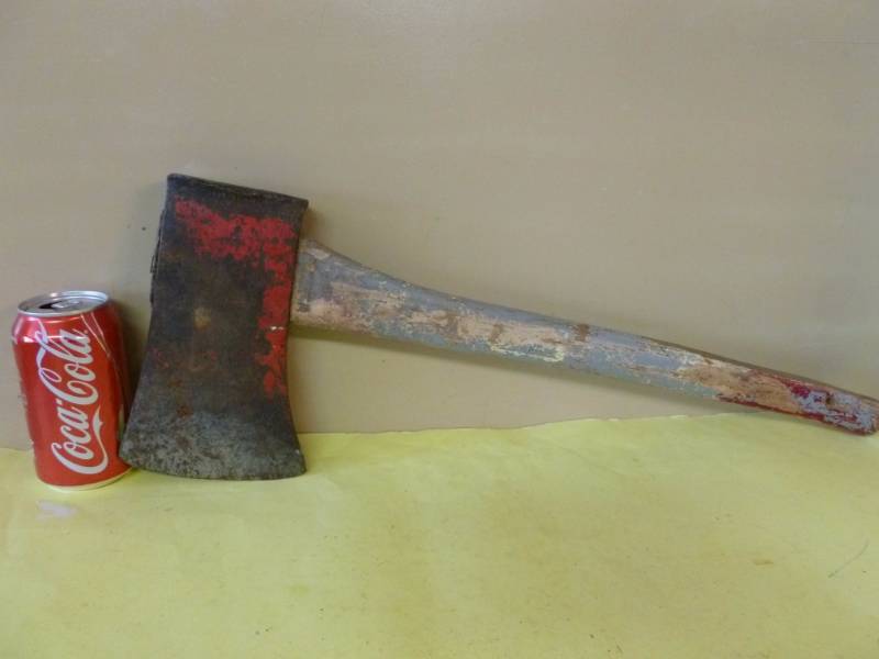 lot 44 image: Vintage Ax