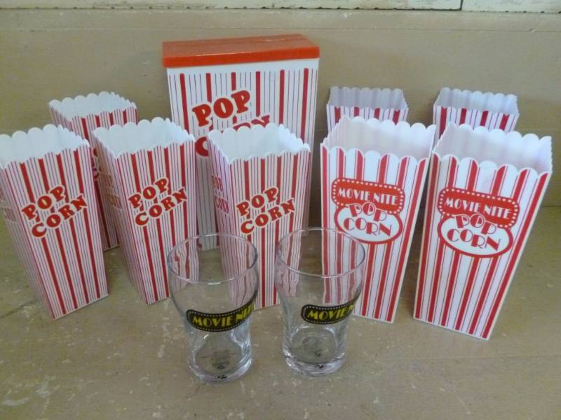 lot 54 image: Popcorn Set