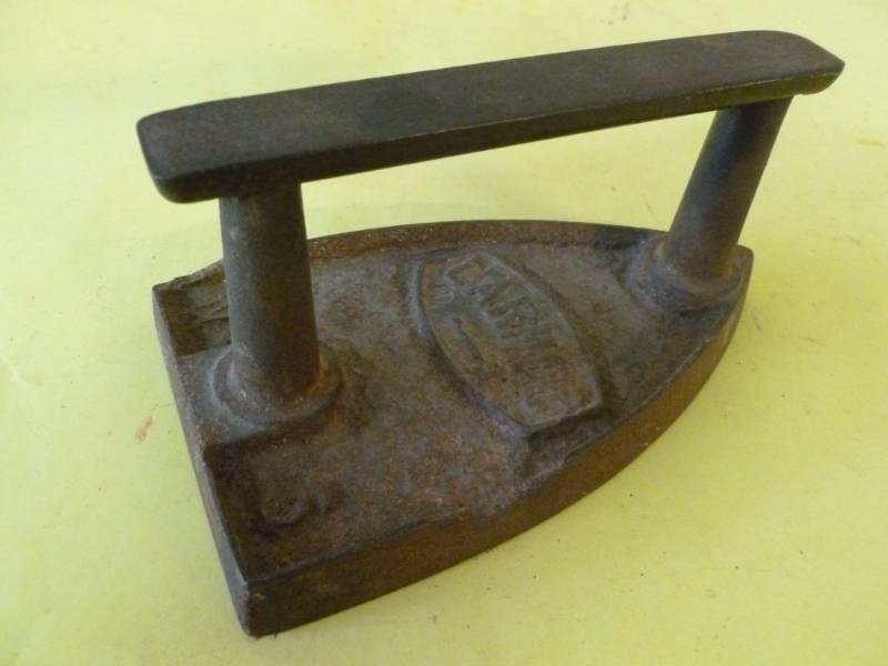 lot 59 image: Antique Iron