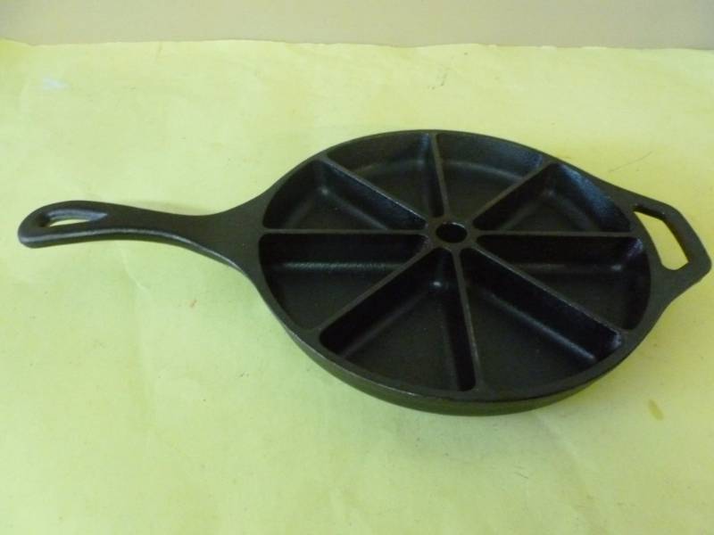 lot 60 image: Cast Iron Pan