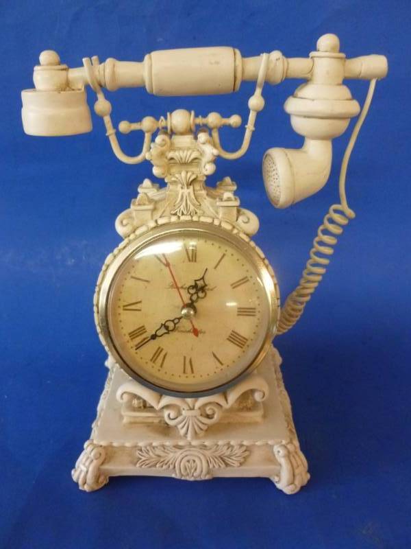 lot 69 image: Clock