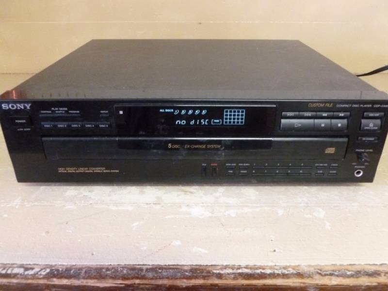 lot 117 image: Sony CD Player