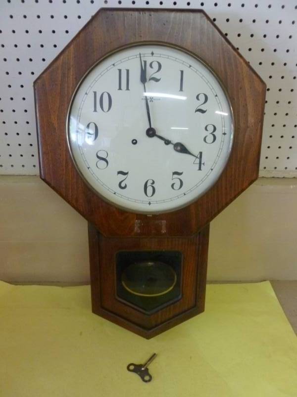lot 124 image: Pendulum Clock