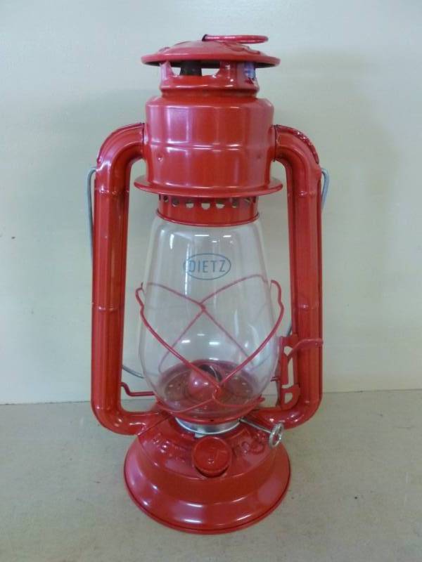 lot 133 image: Dietz Barn Lantern